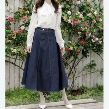 에밀리아 위즈 데님 플레어 스커트