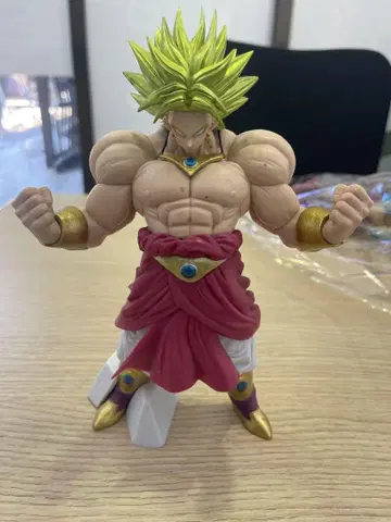 드래곤볼 브로리 피규어