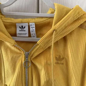 adidas 크롭 후드티