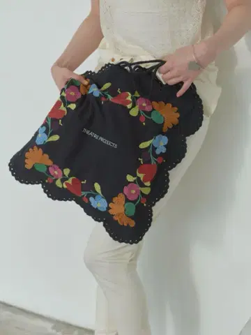 THEATRE PRODUCTS 레이스 자수 토트백