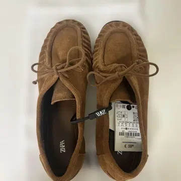 새상품 ZARA 소프트 스피릿 스웨이드 레이스업 모카신 37