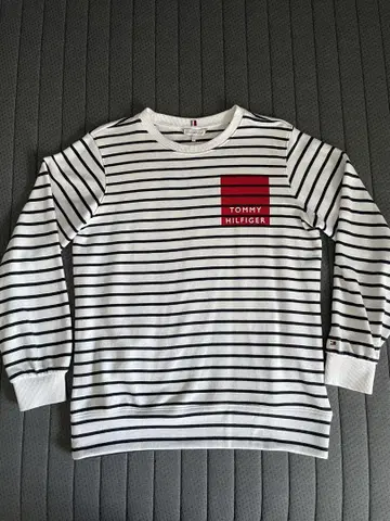 TOMMY HILFIGER (중고) 보더 트레이닝복