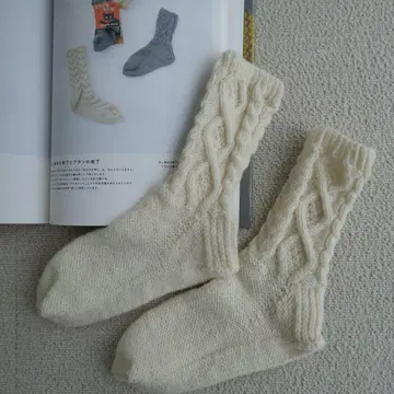 아란의 양말 아이보리 손뜨개질
