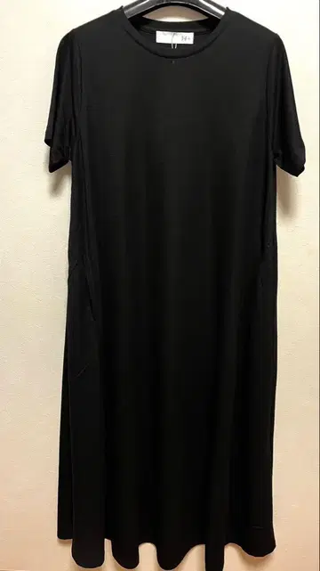 접촉 냉감 레이온 나일론 라인 플레어 원피스 반팔 블랙 레레레 씨