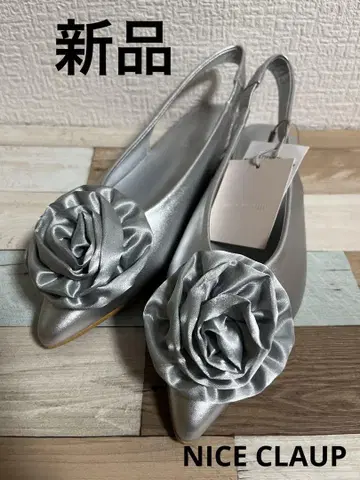 [ NICE CLAUP ] 새상품 실버 로우힐 펌프스
