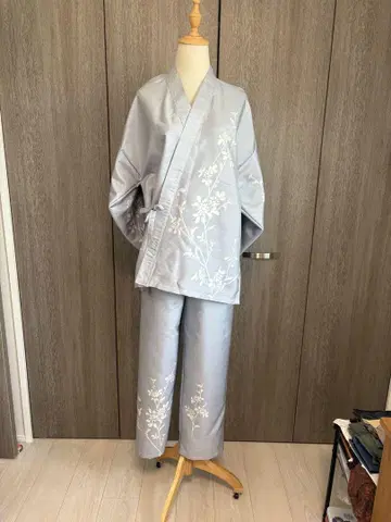 기모노 리메이크 호몬기 지 가지꽃 문 로우케츠 염색 순수 실크로 사문