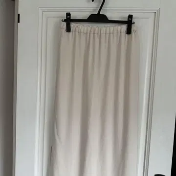 캘런솔로지 롱 슬릿 스커트