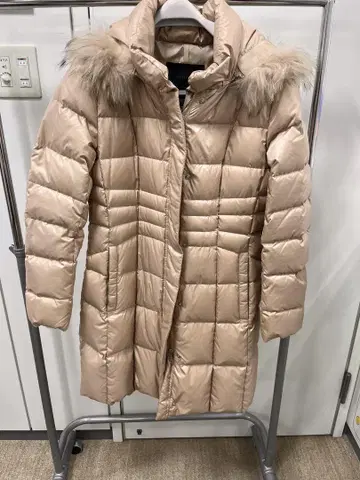 UNTITLED 베이지 후드 부착 다운 자켓