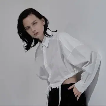 UJOH 크롭 셔츠