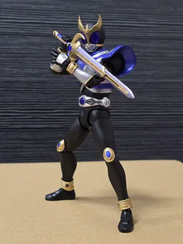 S.H.Figuarts 진골조제법 가면라이더 쿠우카 타이탄 폼