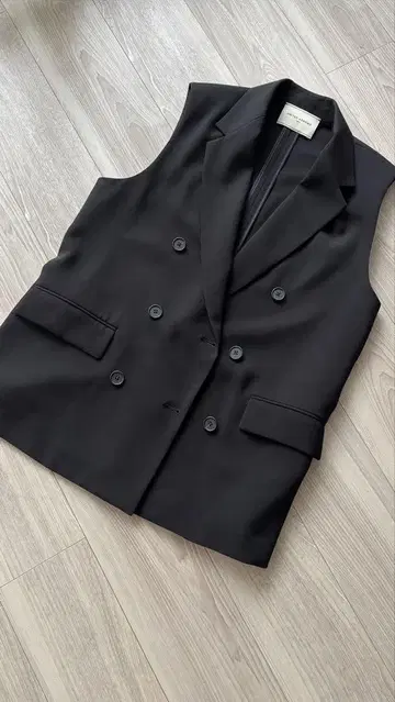 UNITED ARROWS 블랙 더블 브레스트 슬리브리스 베스트