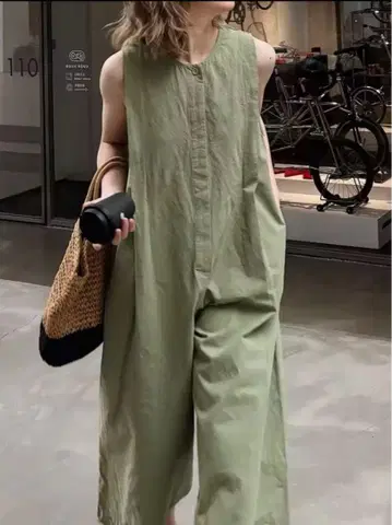 새상품 미사용품 슬리브리스 팬츠 9부 기장 루즈핏 올리브 그린 카키