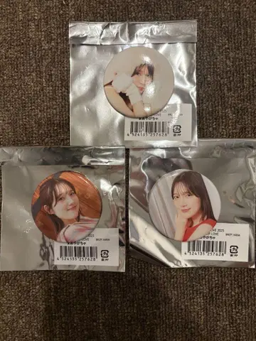 우치다 마아야 마아야 가챠 캔뱃지 3점