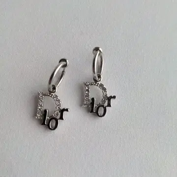 [ 귀찌 ] D 로고 디자인 귀찌