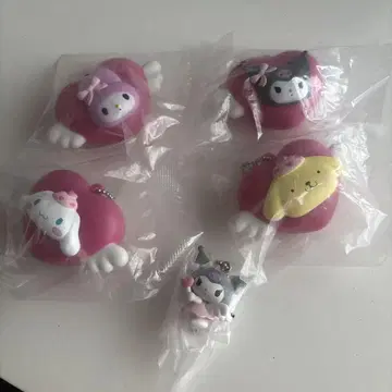 마이멜로디 시나모롤 폼폼푸딩 쿠로미 스트랩 4개 세트