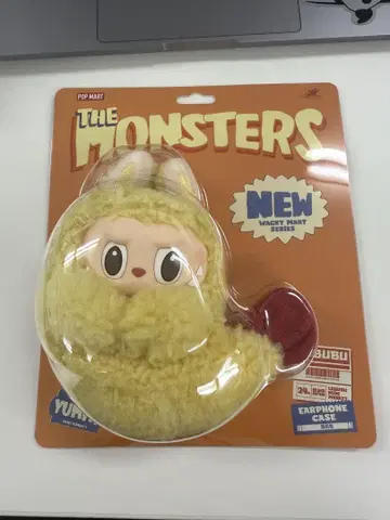 THE MONSTERS Wacky Mart Earphone Case