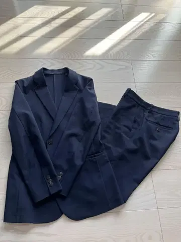 UNIQLO 네이비 감동 수트 세트 s 사이즈