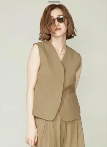 [ 완판 ] conte/콩테 플라이 프론트 베스트 베이지 24aw 베스트