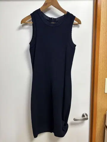 새상품급 Brooks Brothers 네이비 슬리브리스 니트 원피스