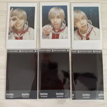 MeseMoa. 메세모아 화이트 의류 폴라로이드