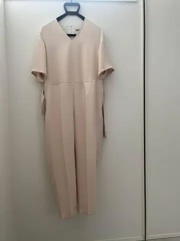 PLAIN PEOPLE 베이지 V넥 올인원