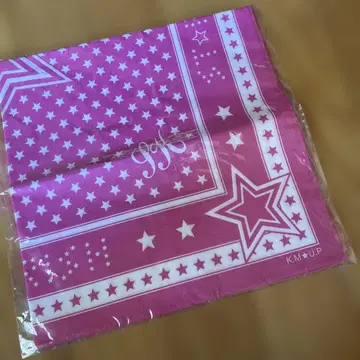 KM*UP EXPO 반다나 쿠루스 쇼