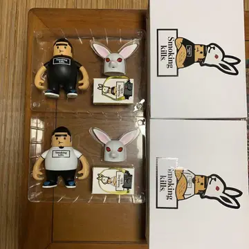 레어템 FR2 콜라보레이션 피규어 2개 세트