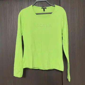 에스카다 롱 T 라이트 그린 비쥬 큐빅