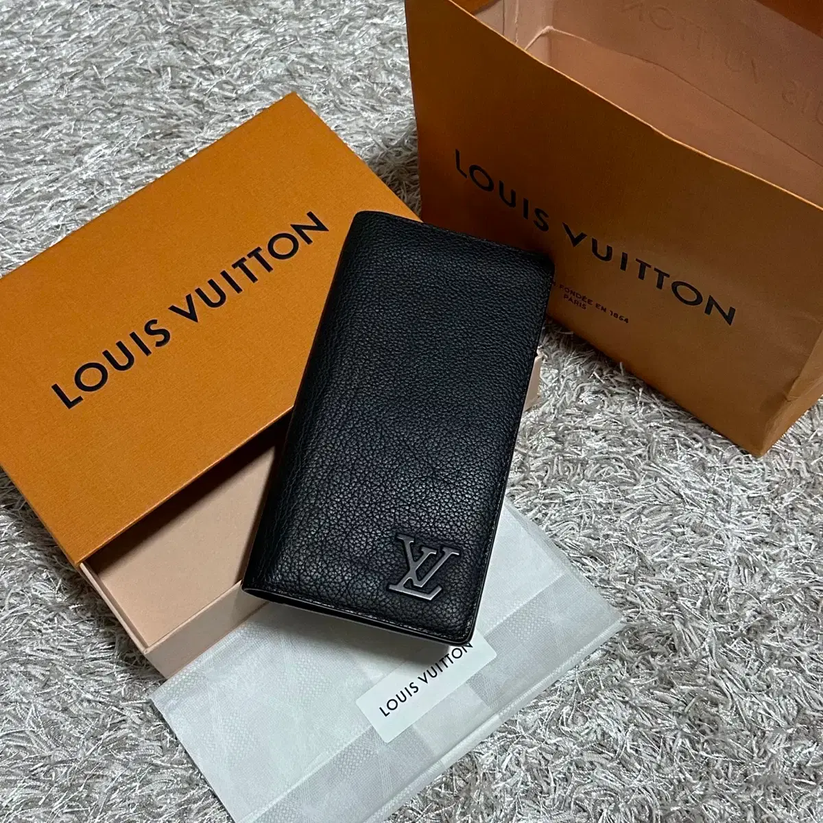 Louis Vuitton LV Aerogram Long Wallet