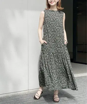 Spick and span 플라워 프린트 슬리브리스 롱 원피스