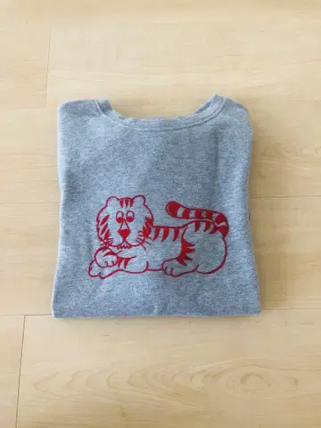 펠리시모 시럽 아델리아 레트로 맨투맨