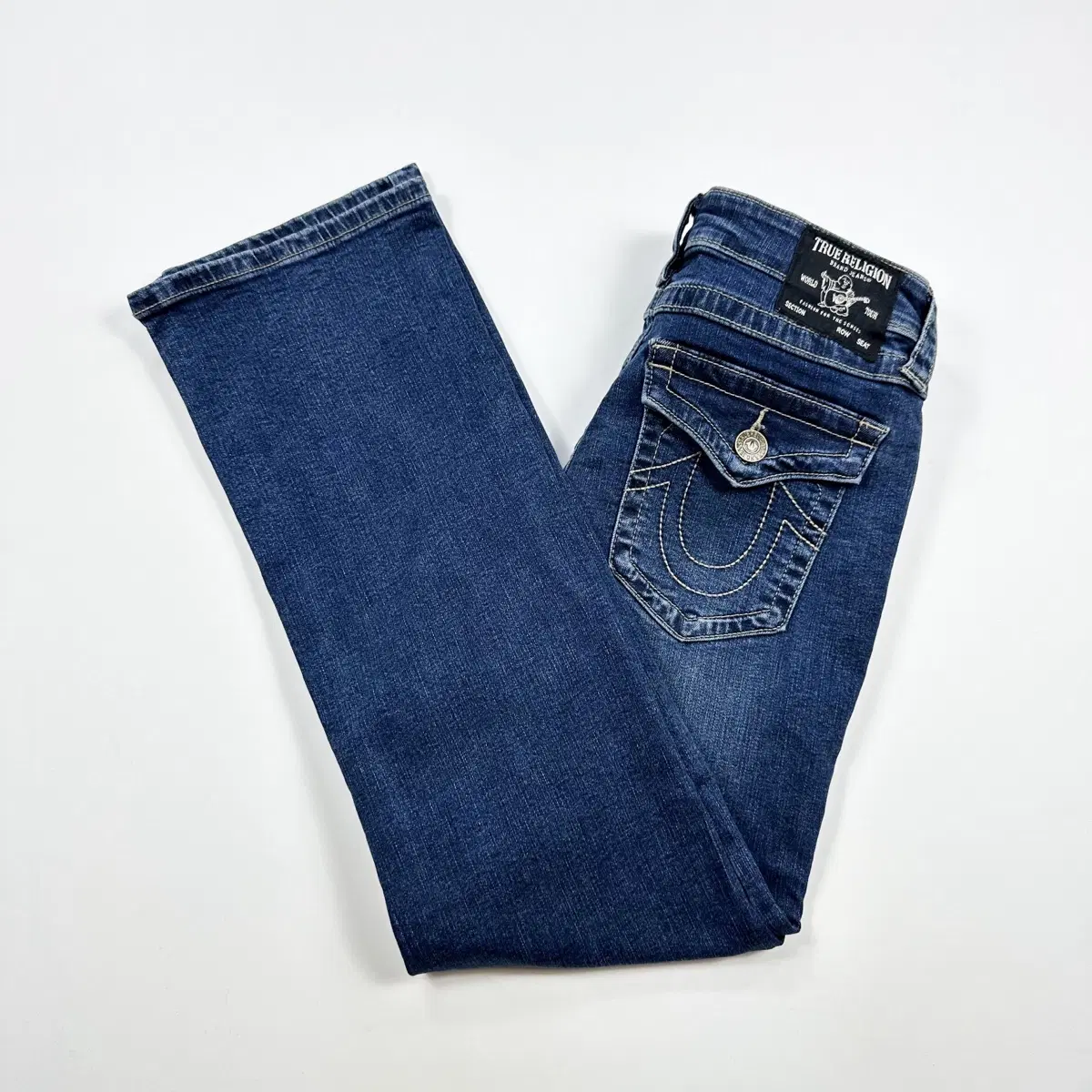 29) True Religion 女性用セミブーツカットデニムパンツフレア