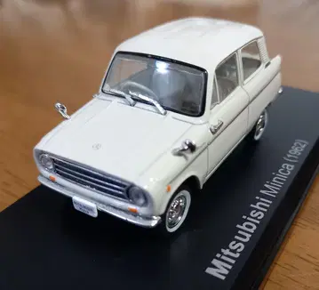 중고 자동차 모형 Mitsubishi Minica (1962) 화이트