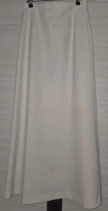 CITYSHOP 화이트 플레어 스커트 백 슬릿