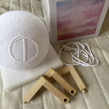 토사카 히로오미 Moon lamp