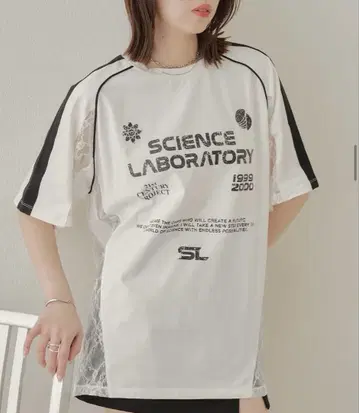 chico 레이스 절개 게임 셔츠 빅 T셔츠