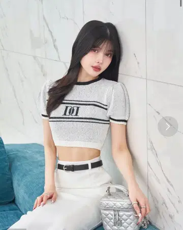 darich 로고 파일 니트탑 (화이트)