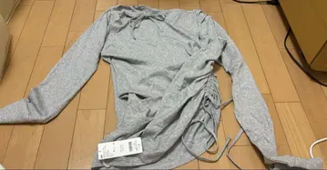그레이 긴팔 사이드 끈 포함 상의