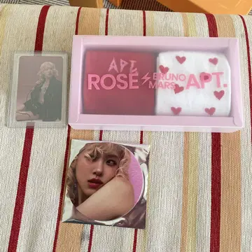 ROSE BRUNO MARS APT. 삭스 세트 로제 팝업