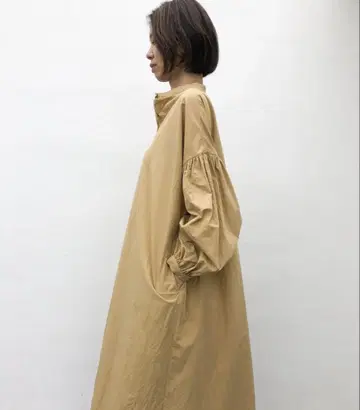 fabric okinawa 벌룬 슬리브 원피스 커스터드 컬러