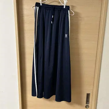 아디다스 롱 스커트 네이비