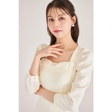 가슴 리본 플레어 원피스