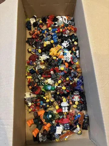 LEGO 미니 피규어 묶음 판매 가격 인하 가능