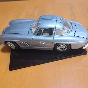 메르세데스 벤츠 300SL 실버
