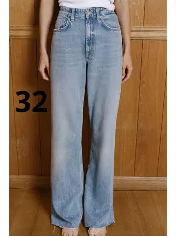 택 포함 새상품 TRF HIGH-RISE WIDE-LEG 데님 팬츠 32