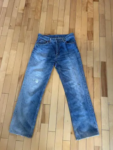 블루 스트레이트 데님 (가벼운 데미지 있음)