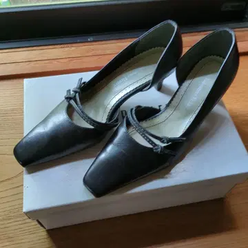 가격 인하! 블랙 가죽 스틸레토 하이힐 수수료 배송비 포함