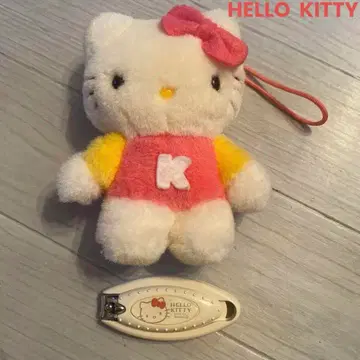헬로키티 스트랩 포함 봉제 인형과 손톱깎이 2종 세트