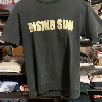RISING SUN 프린트 T셔츠 블랙