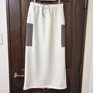 W 허리 이소재 스커트